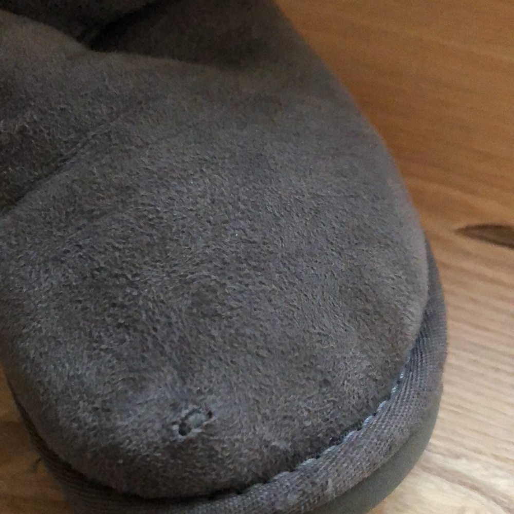 🚫SOLD🚫Classic Short UGGs - Picture 9 of 17